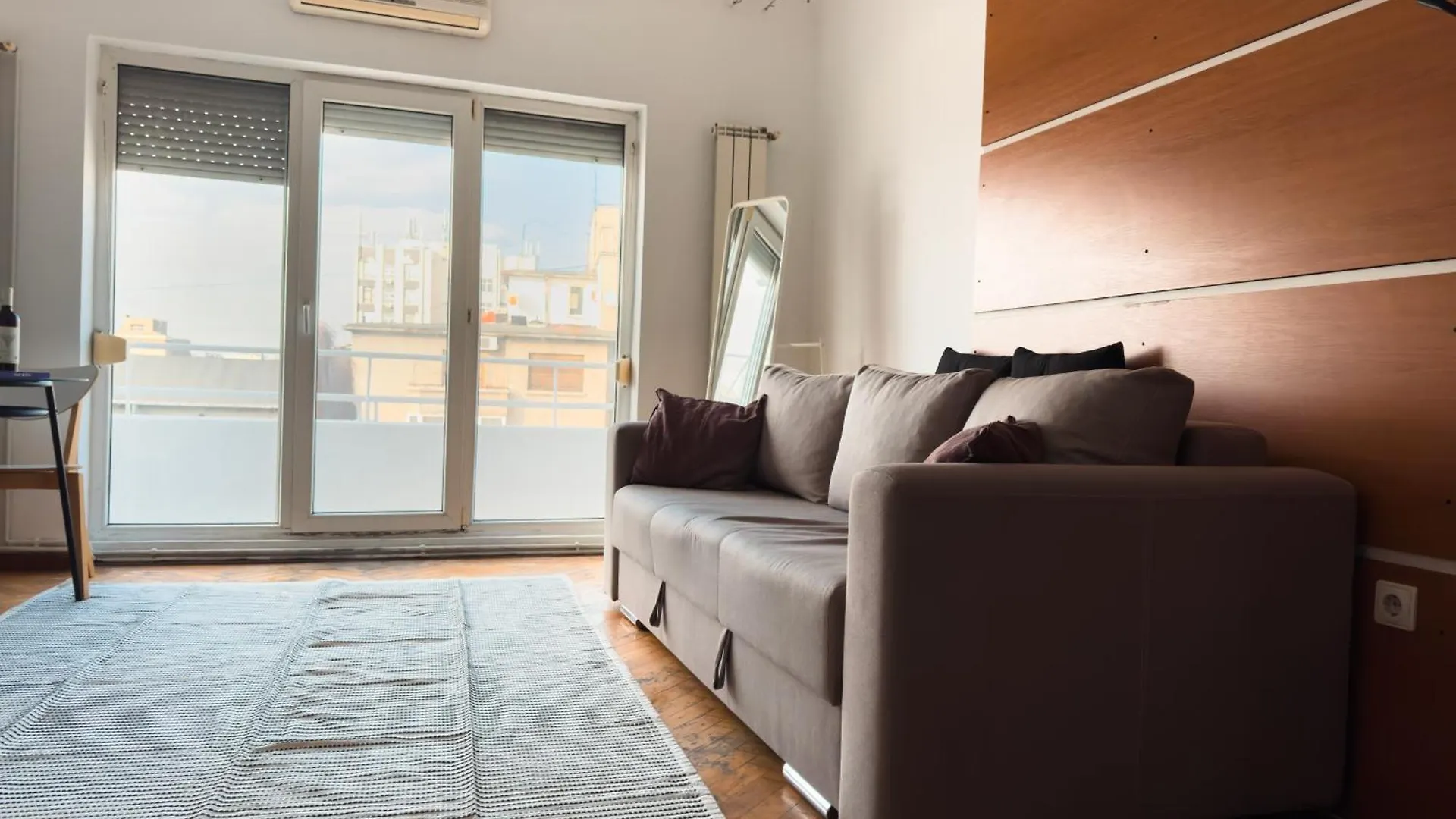 Central Retreat Apartments Magheru Bucharest Romania