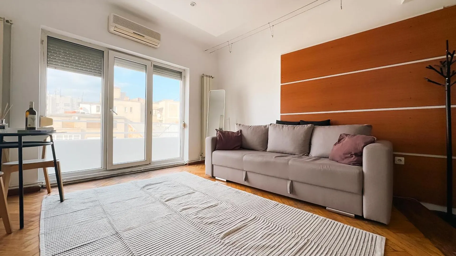 Central Retreat Apartments Magheru location